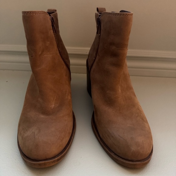 ALDO high heel boots Brown. Fuzzy in the inside. - Picture 3 of 6